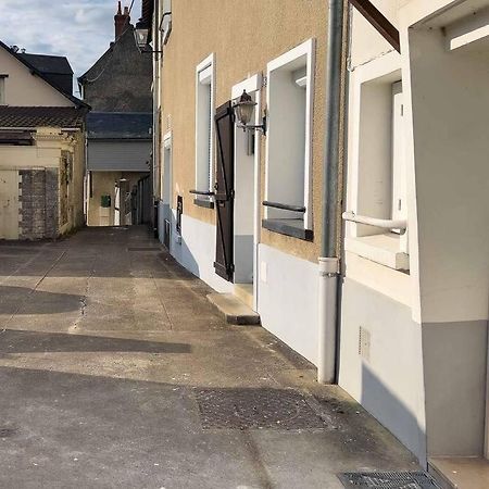 Maison Semi-Troglodyte Avec 4 Velos Рошекорбон Экстерьер фото