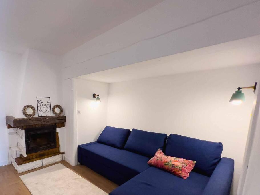 Maison Semi-Troglodyte Avec 4 Velos Рошекорбон Экстерьер фото