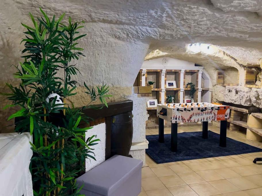 Maison Semi-Troglodyte Avec 4 Velos Рошекорбон Экстерьер фото